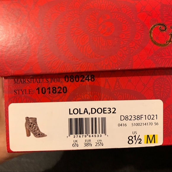 Left shoe ONLY! By Carlos Santana heels - Picture 2 of 6